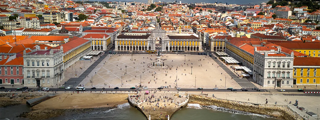 Image by Deensel - Lisbon main square, available under the CC by 2.0 license. This photo has been cropped to fit the display area.