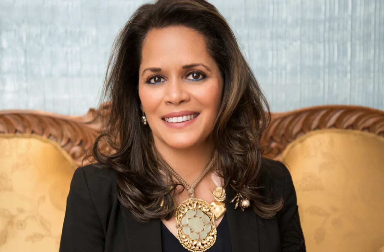 Mona Sinha headshot