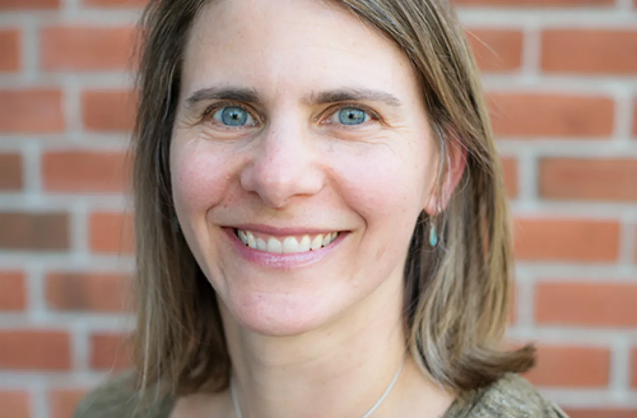 Amy Rhodes
