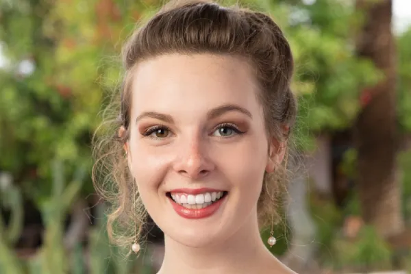 Larissa Holland
